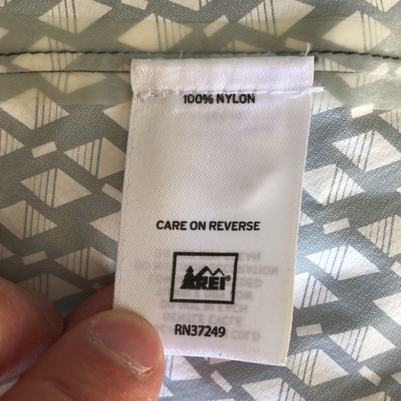 SOLD 🙌🏼 REI Hooded Raincoat Sz S - Picture 13 of 15